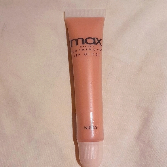 Lip gloss - Picture 1 of 4